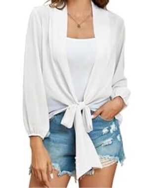 Macy's Ladies White Tie-Front Blouse. NEW. Size large